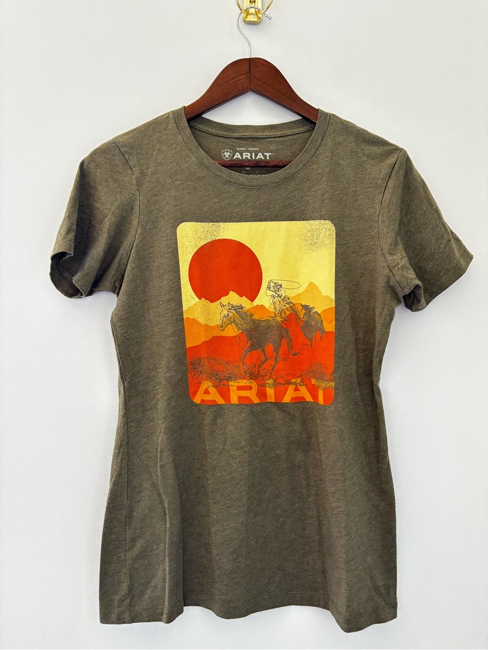 Ariat Western Desert Graphic Tee Olive Green Cowboy Horse Shirt Medium
